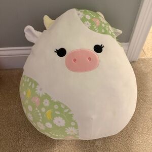 Cow squishmello